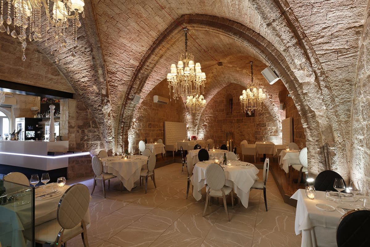 découvrez les meilleurs restaurants de montpellier, offrant une variété de cuisines pour tous les goûts. que vous soyez à la recherche de plats traditionnels français, de spécialités méditerranéennes ou de délices internationaux, notre sélection vous guidera vers des expériences culinaires inoubliables dans cette belle ville du sud de la france.