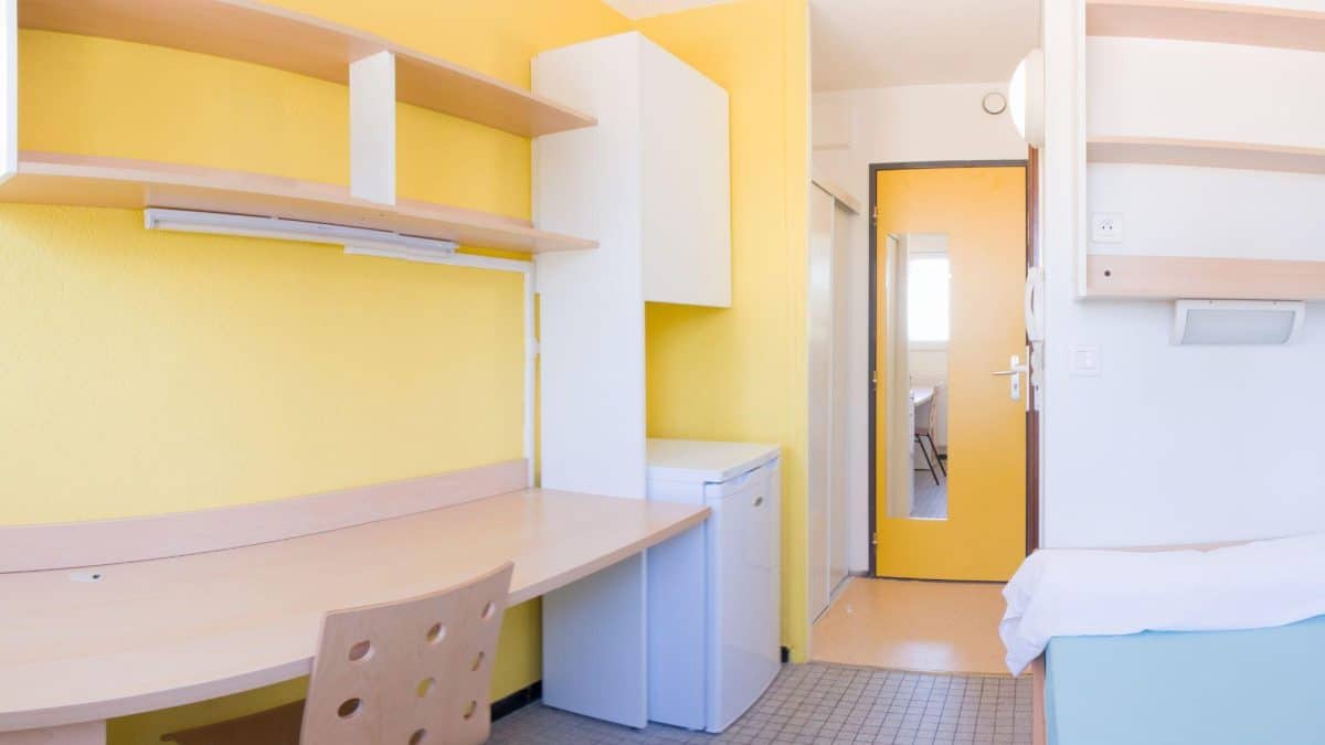 découvrez les chambres crous à montpellier, alliant confort et accessibilité pour les étudiants. profitez d'un cadre de vie agréable, proche des universités et des commodités, avec des services adaptés à vos besoins.